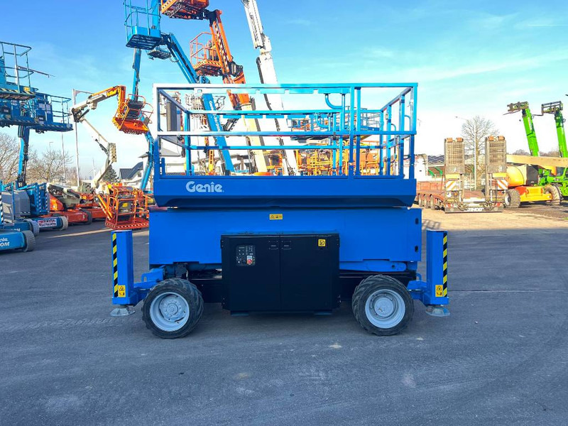 Genie GS4069 RT diesel 4x4 14m (1834) - Scissor lift: picture 2 Genie GS4069 RT diesel 4x4 14m (1834) - Scissor lift: picture 2