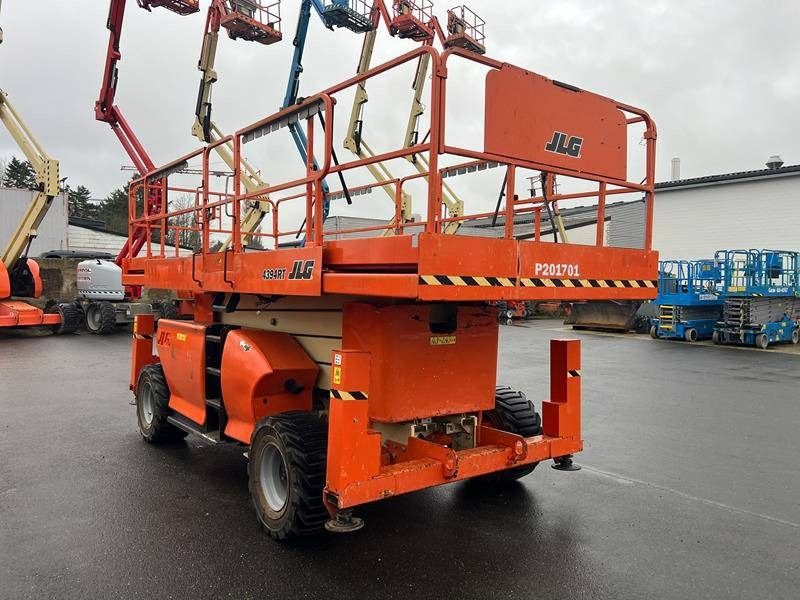 JLG 4394 RT diesel 4x4 15m (1747) - Scissor lift: picture 5 JLG 4394 RT diesel 4x4 15m (1747) - Scissor lift: picture 5