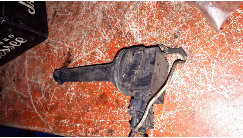 Bosch колпак свечи 15W263 катушка зажигания 08T199 - Engine and parts: picture 3 Bosch колпак свечи 15W263 катушка зажигания 08T199 - Engine and parts: picture 3