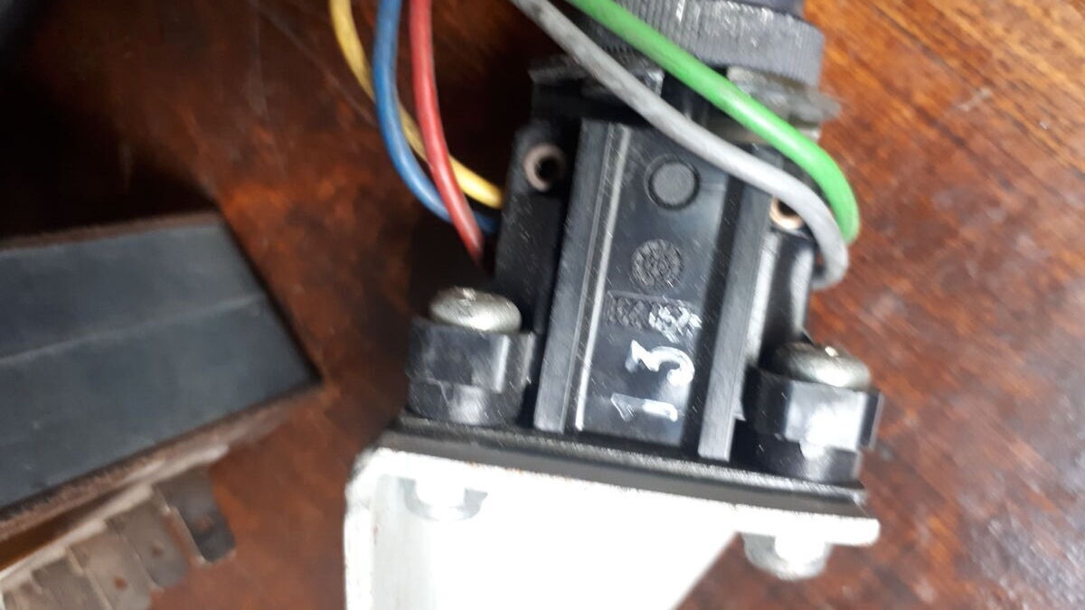 Scania Omni Link - Steering column switch for Bus: picture 2 Scania Omni Link - Steering column switch for Bus: picture 2
