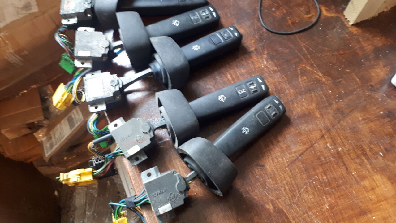 Scania Omni Link - Steering column switch for Bus: picture 1 Scania Omni Link - Steering column switch for Bus: picture 1