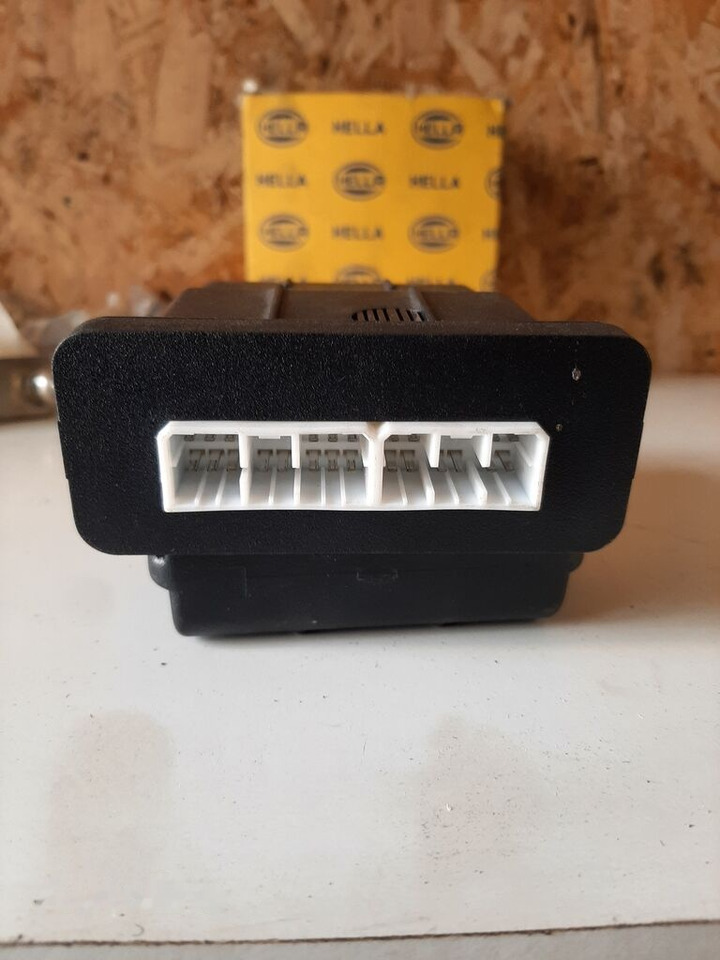 Series b-2 10R-03 - ECU for Bus: picture 2 Series b-2 10R-03 - ECU for Bus: picture 2