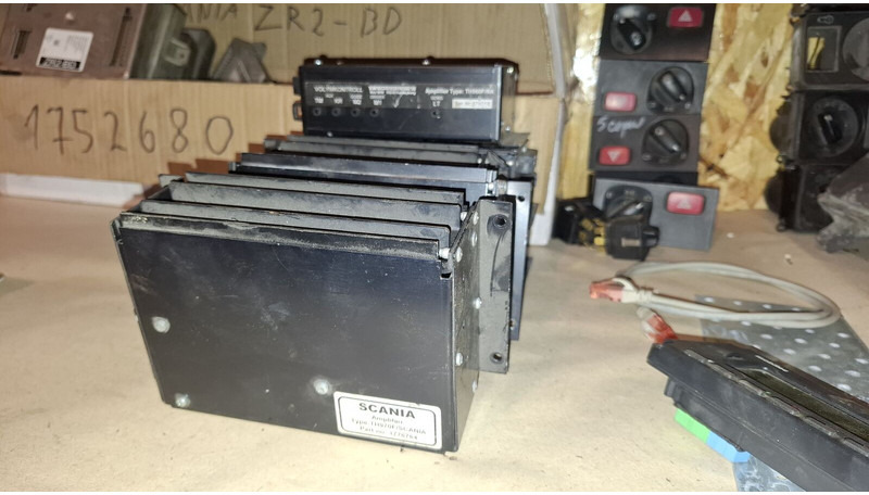 Spheros Converter 24V/12V 4A Scania - Electrical system: picture 3 Spheros Converter 24V/12V 4A Scania - Electrical system: picture 3