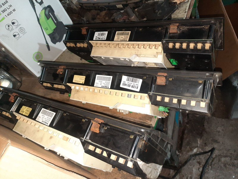 Volvo 70361832-1 . 70361831. 70329201-2 .22205475-P03. 70392912-P01/ - Dashboard: picture 3 Volvo 70361832-1 . 70361831. 70329201-2 .22205475-P03. 70392912-P01/ - Dashboard: picture 3