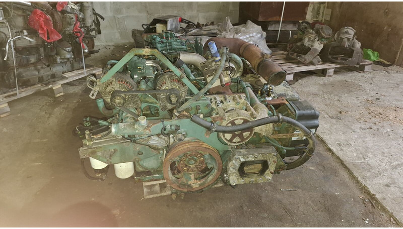 Volvo DH12D 420EC01. DH12E340EC06 . - Engine: picture 2 Volvo DH12D 420EC01. DH12E340EC06 . - Engine: picture 2