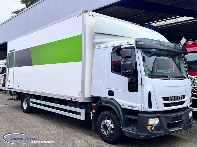 Iveco Eurocargo 150E28 175.650 km, AC, 2000 kg lift - Box truck: picture 1 Iveco Eurocargo 150E28 175.650 km, AC, 2000 kg lift - Box truck: picture 1