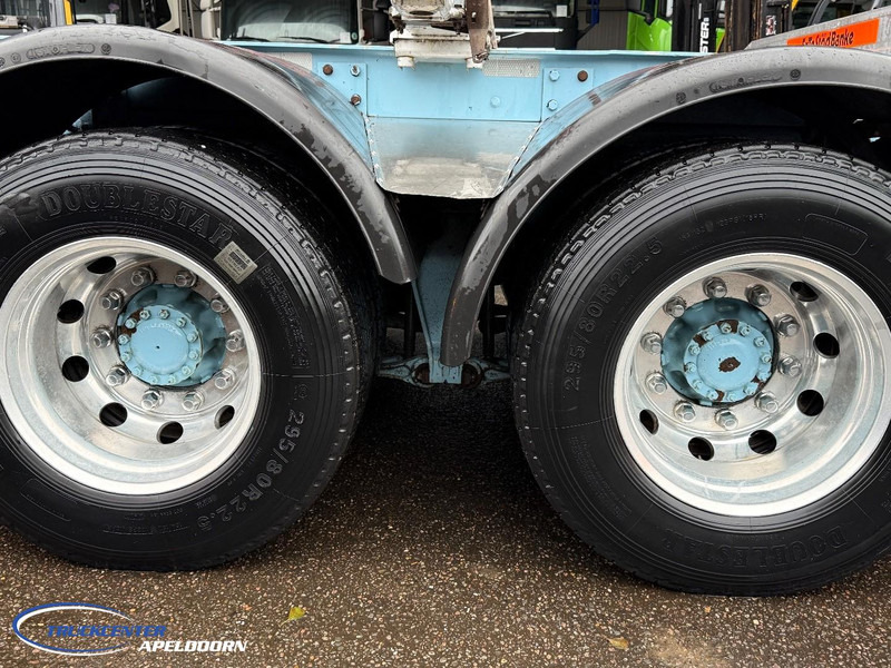 Timber truck, Crane truck Volvo FH 750 Loglift, 6x4, Dynamic steering, Special painting: picture 9 Timber truck, Crane truck Volvo FH 750 Loglift, 6x4, Dynamic steering, Special painting: picture 9