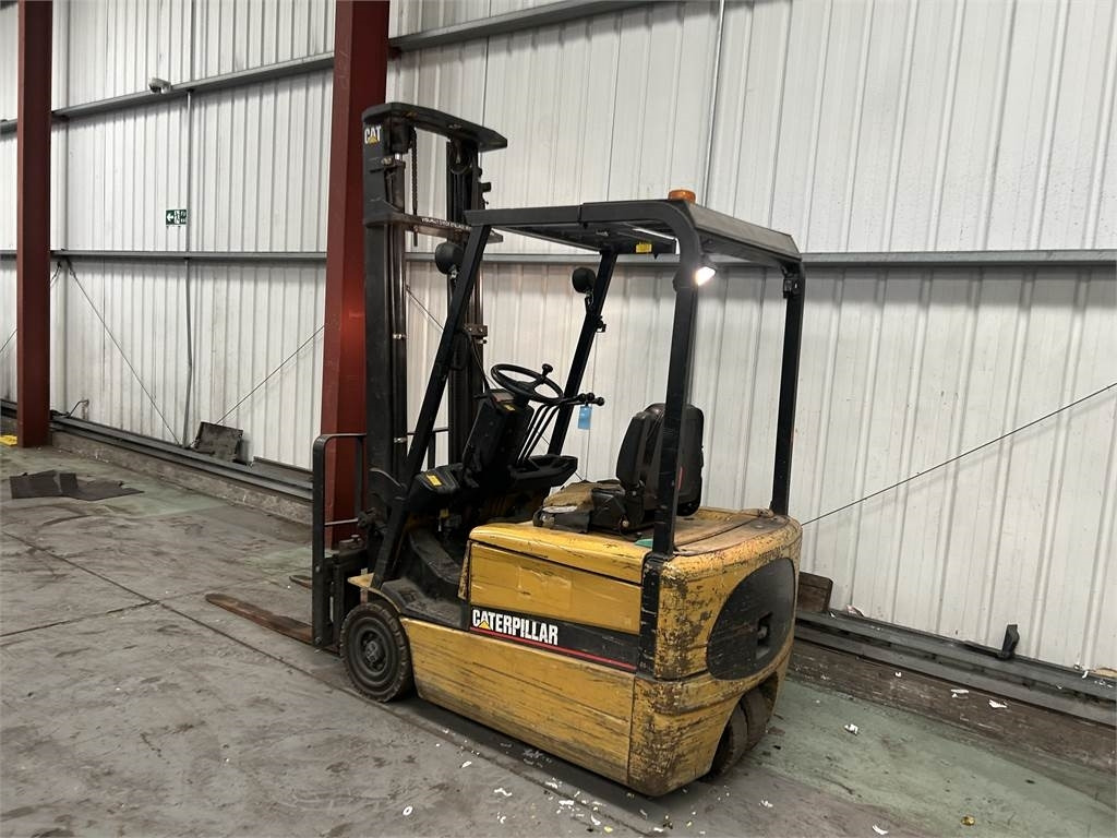 CAT EP16KT - Electric forklift: picture 3 CAT EP16KT - Electric forklift: picture 3