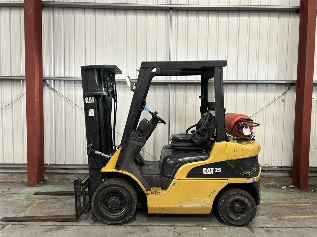 CAT GP25NT - LPG forklift: picture 1 CAT GP25NT - LPG forklift: picture 1