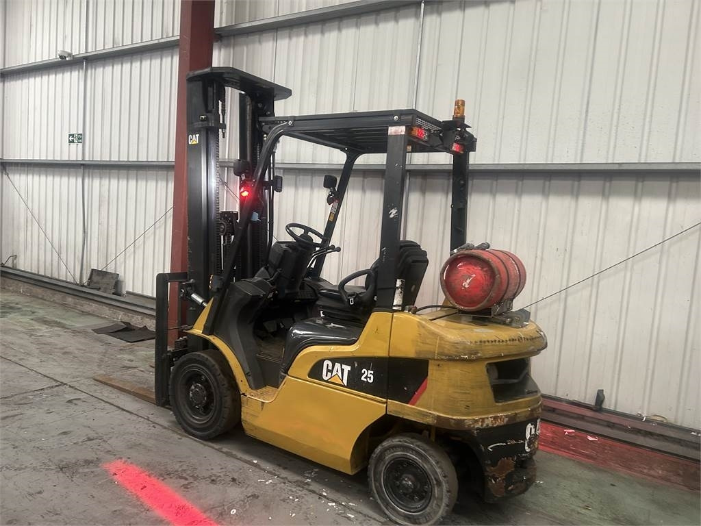 CAT GP25NT - LPG forklift: picture 3 CAT GP25NT - LPG forklift: picture 3