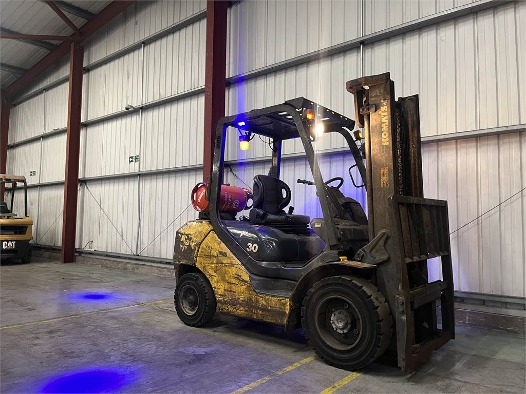 Komatsu FG30T-17 - LPG forklift: picture 4 Komatsu FG30T-17 - LPG forklift: picture 4