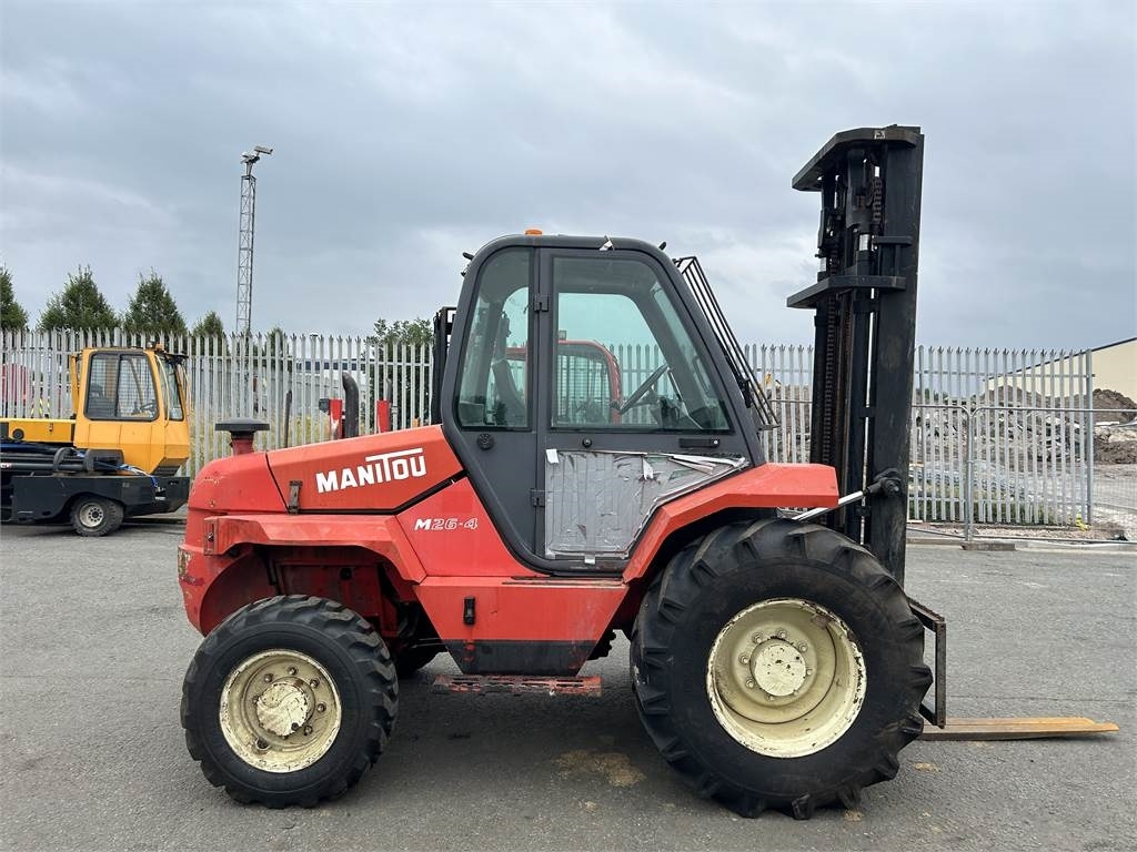 Manitou M26-4  - Rough terrain forklift: picture 1 Manitou M26-4  - Rough terrain forklift: picture 1