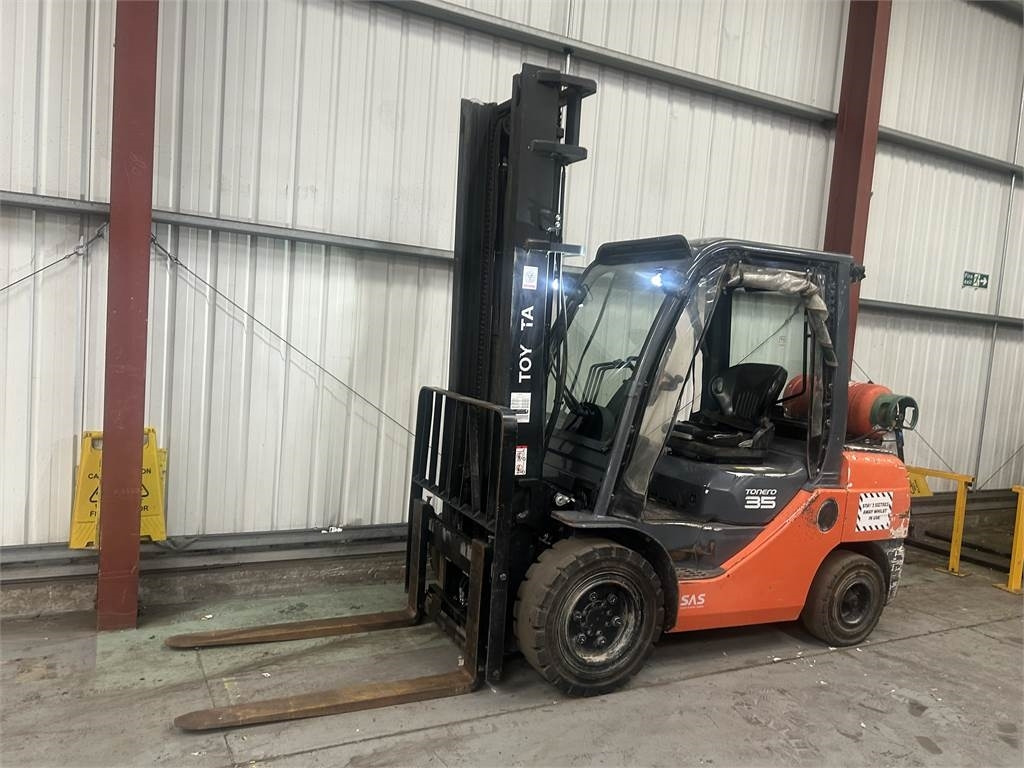 Toyota 02-8FGJF35 - LPG forklift: picture 2 Toyota 02-8FGJF35 - LPG forklift: picture 2