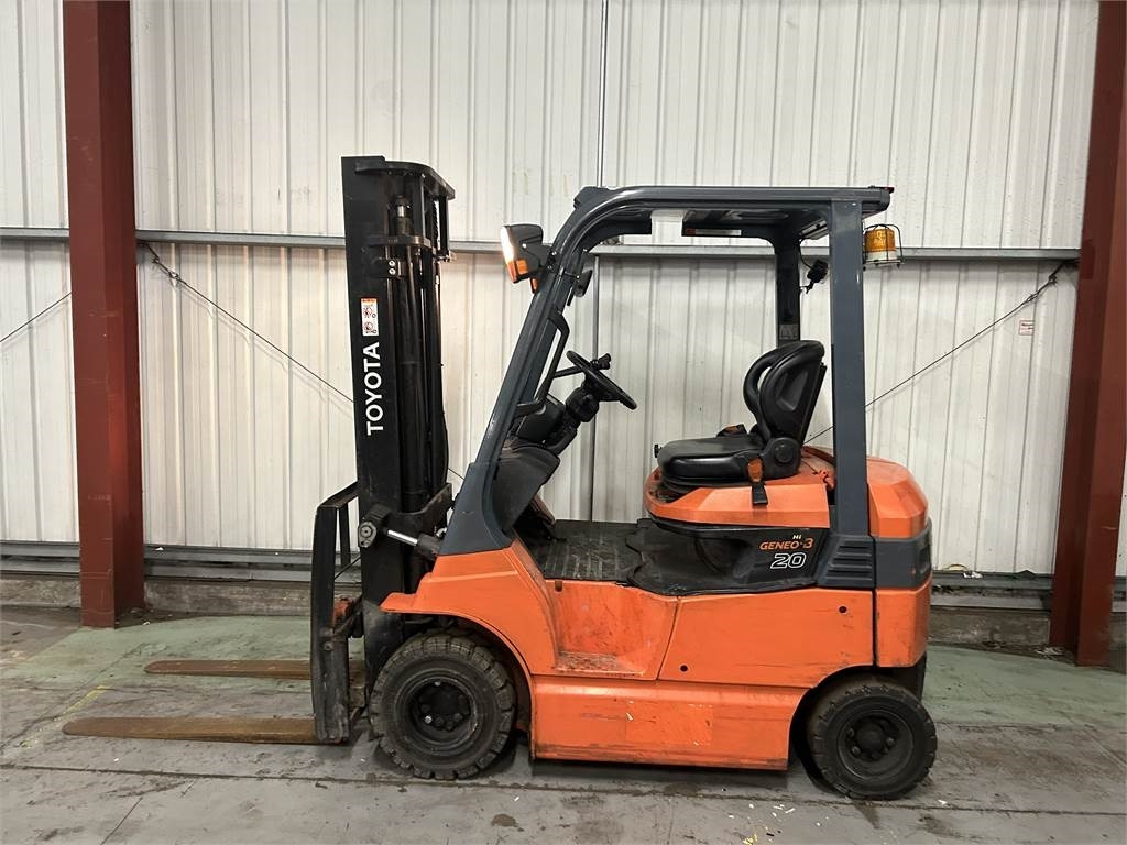 Electric forklift Toyota 7FBH20: picture 1