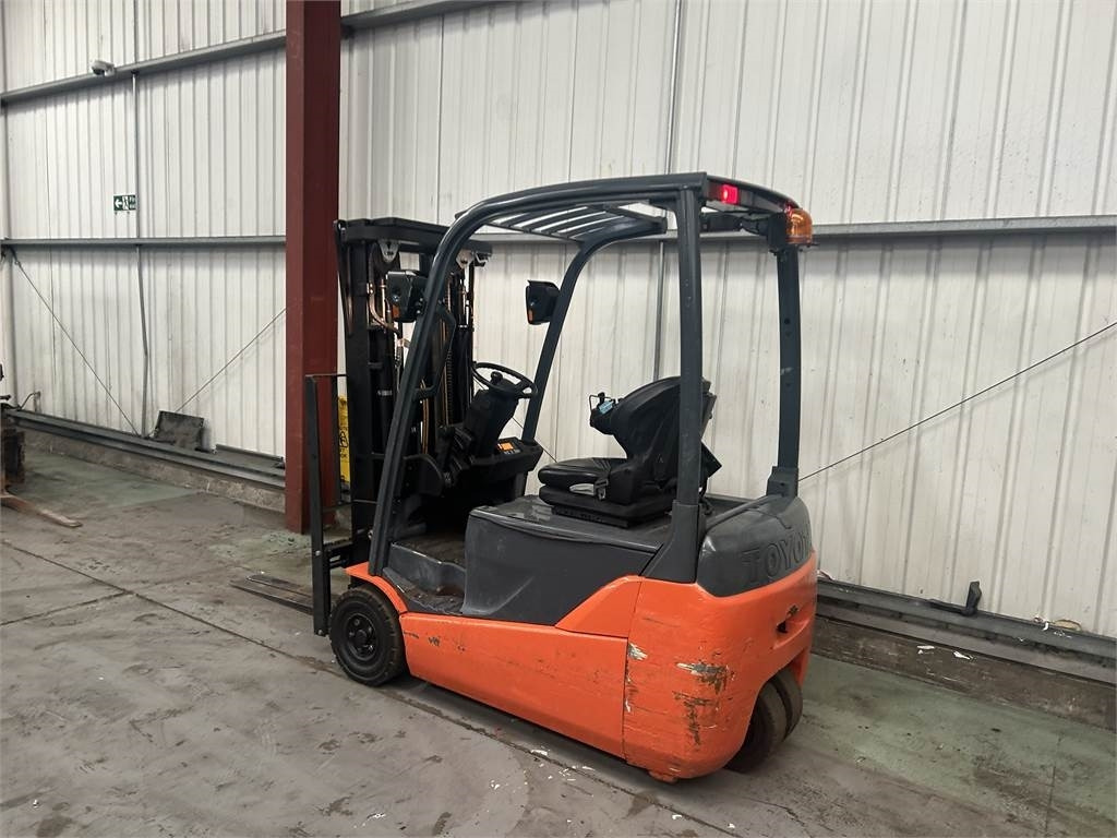 Toyota 8FBET18 - Electric forklift: picture 3 Toyota 8FBET18 - Electric forklift: picture 3