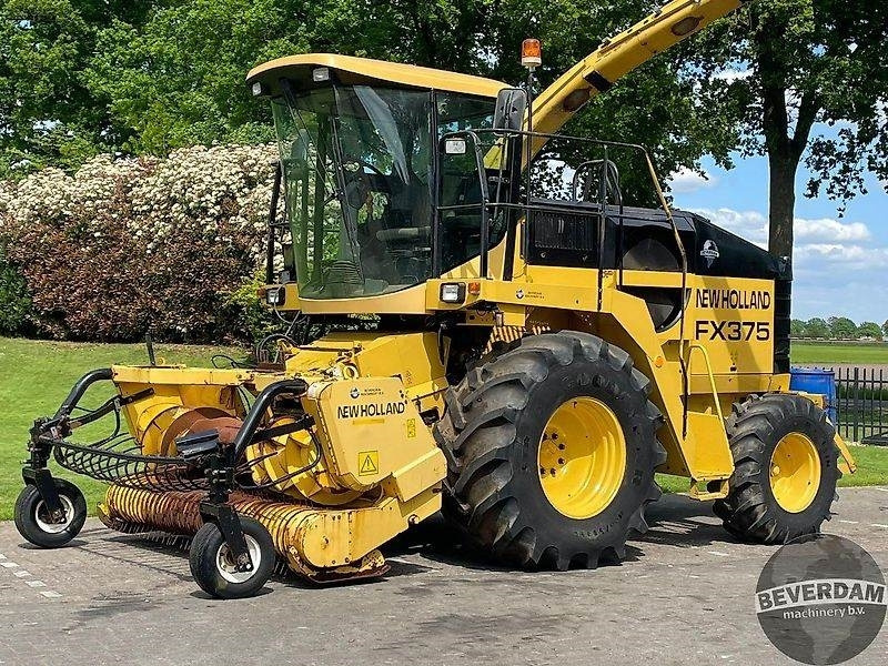 New Holland FX 375 - Agricultural machinery: picture 1 New Holland FX 375 - Agricultural machinery: picture 1