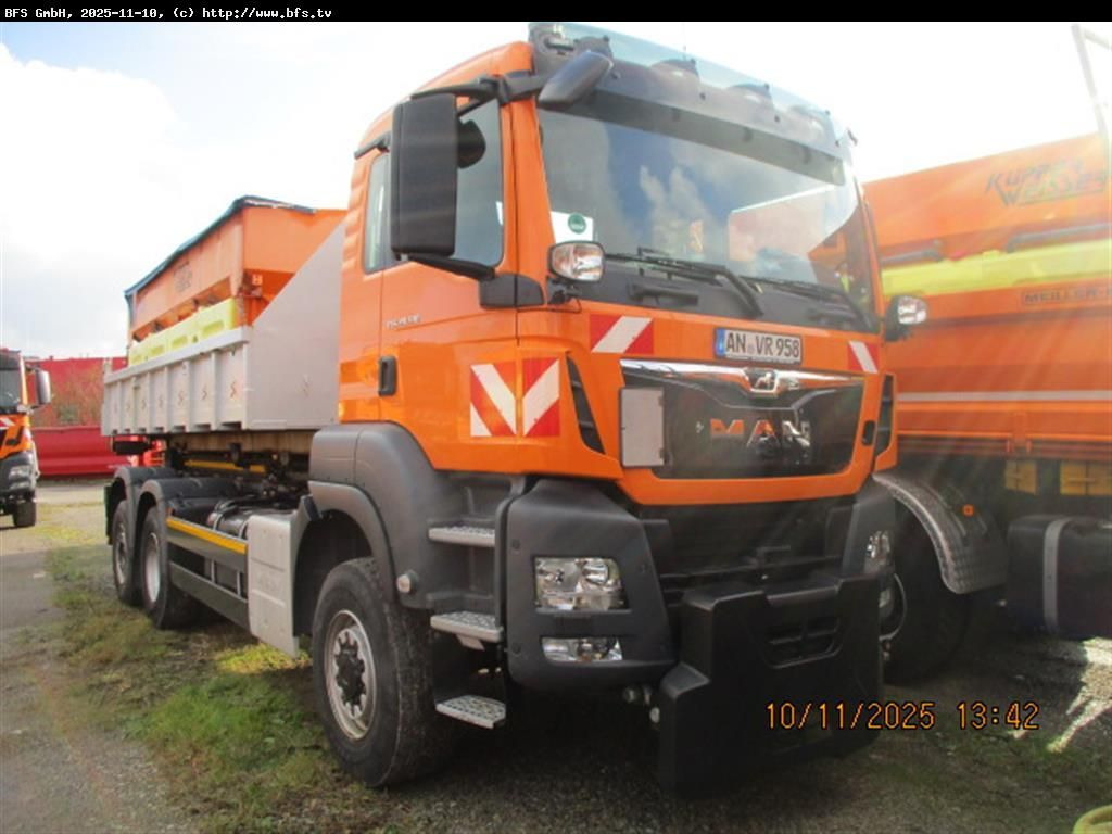 MAN TGS 28.510 6x4-4BL Winterdienst, Meiller - Hook lift truck: picture 1 MAN TGS 28.510 6x4-4BL Winterdienst, Meiller - Hook lift truck: picture 1