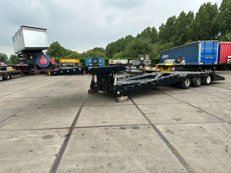Bodex 3 AXEL TRUCKTRANSPORTER - Autotransporter semi-trailer: picture 2 Bodex 3 AXEL TRUCKTRANSPORTER - Autotransporter semi-trailer: picture 2