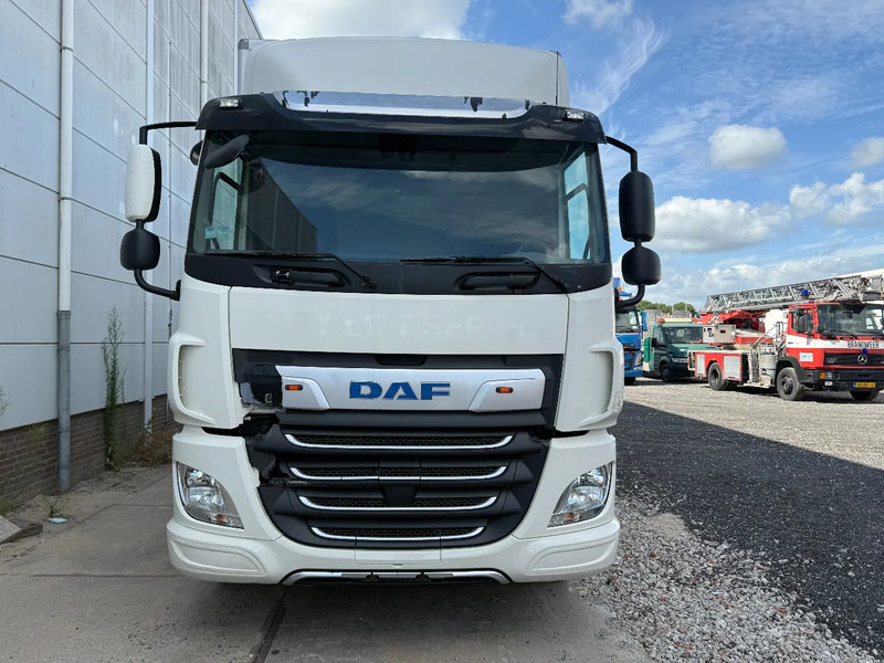 DAF CF 320 4X2 - EURO 6 - 19 TON + DHOLLANDIA - Box truck: picture 2 DAF CF 320 4X2 - EURO 6 - 19 TON + DHOLLANDIA - Box truck: picture 2