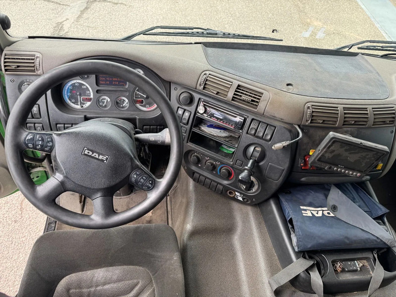 Dropside/ Flatbed truck, Crane truck DAF CF 85.410 8X2 HIAB 422EP5 + REMOTE CONTROL: picture 14