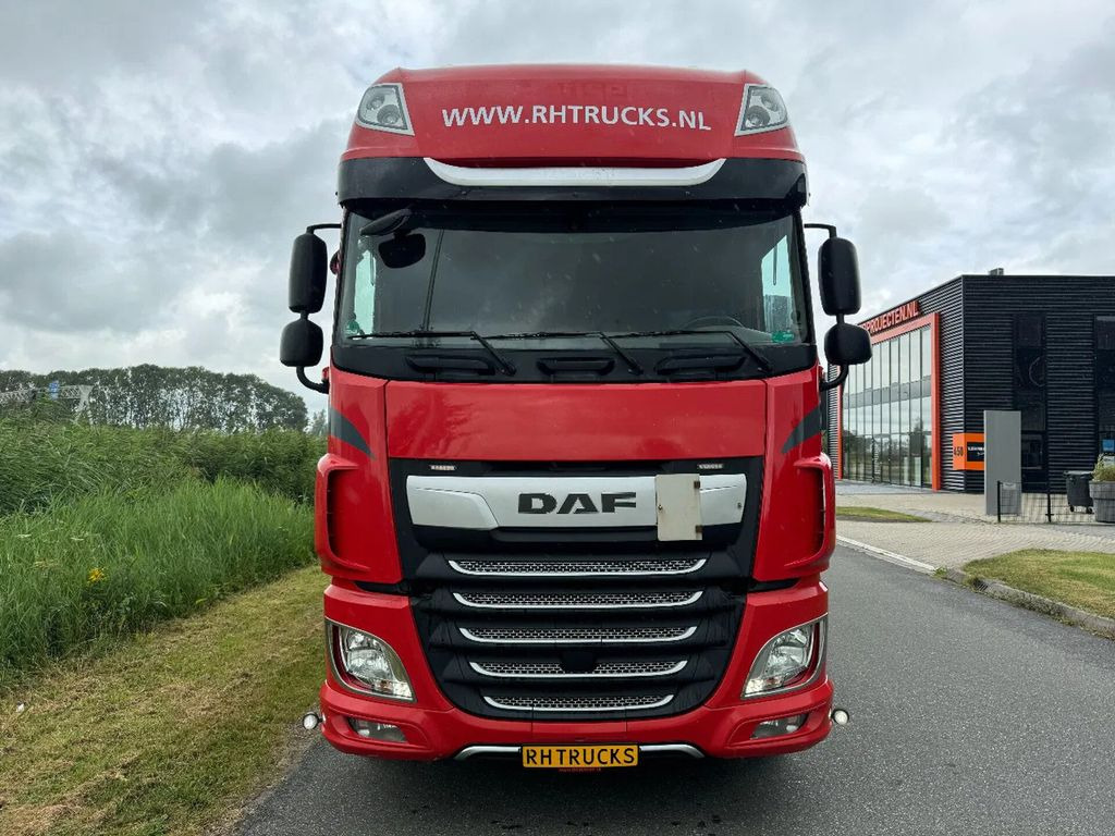 DAF XF 480 6X2 EURO 6 2018AUTOMATIC - Curtainsider truck: picture 2 DAF XF 480 6X2 EURO 6 2018AUTOMATIC - Curtainsider truck: picture 2
