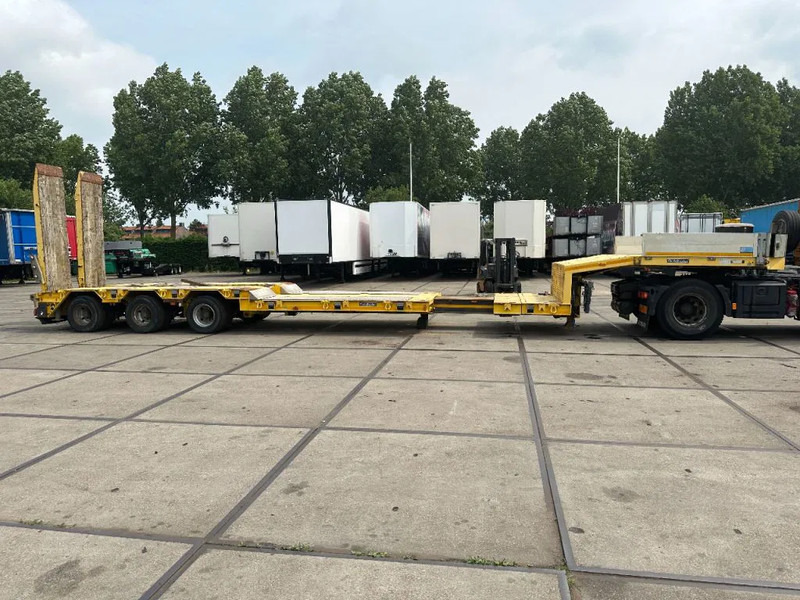 Goldhofer 3 AS GESTUURD REMOTE CONTROLE 1,2 M EXTENDABLE - Low loader semi-trailer: picture 1 Goldhofer 3 AS GESTUURD REMOTE CONTROLE 1,2 M EXTENDABLE - Low loader semi-trailer: picture 1