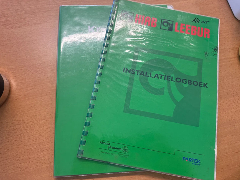 Hiab R330-F4 REMOTE CONTROLE AN STAMPS, HATZ MOTOR - Boom: picture 5 Hiab R330-F4 REMOTE CONTROLE AN STAMPS, HATZ MOTOR - Boom: picture 5