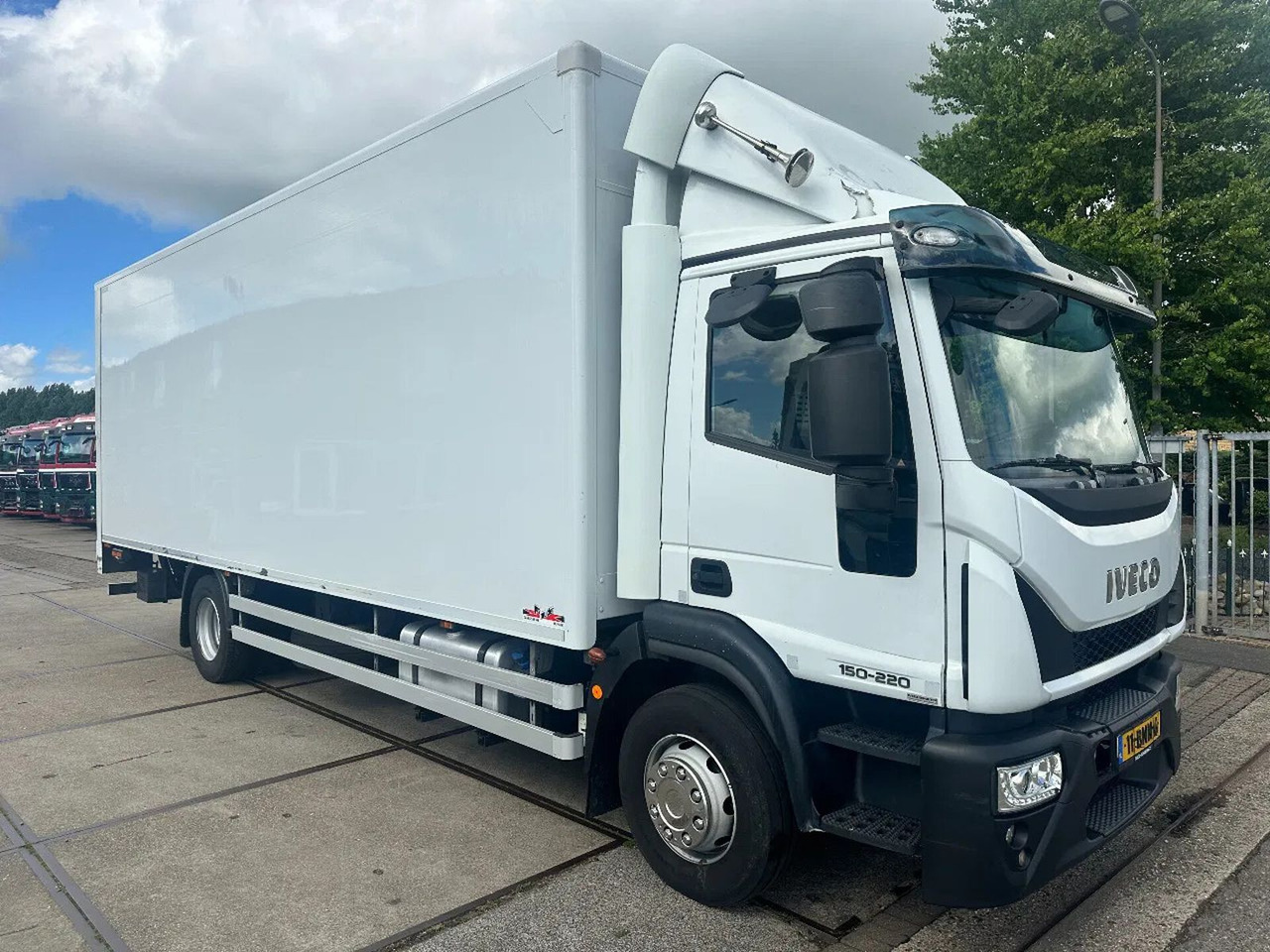 Iveco ML 150 -220, DHOLLANDIA LIFT, BOX 760X250X250 CM - Box truck: picture 3 Iveco ML 150 -220, DHOLLANDIA LIFT, BOX 760X250X250 CM - Box truck: picture 3