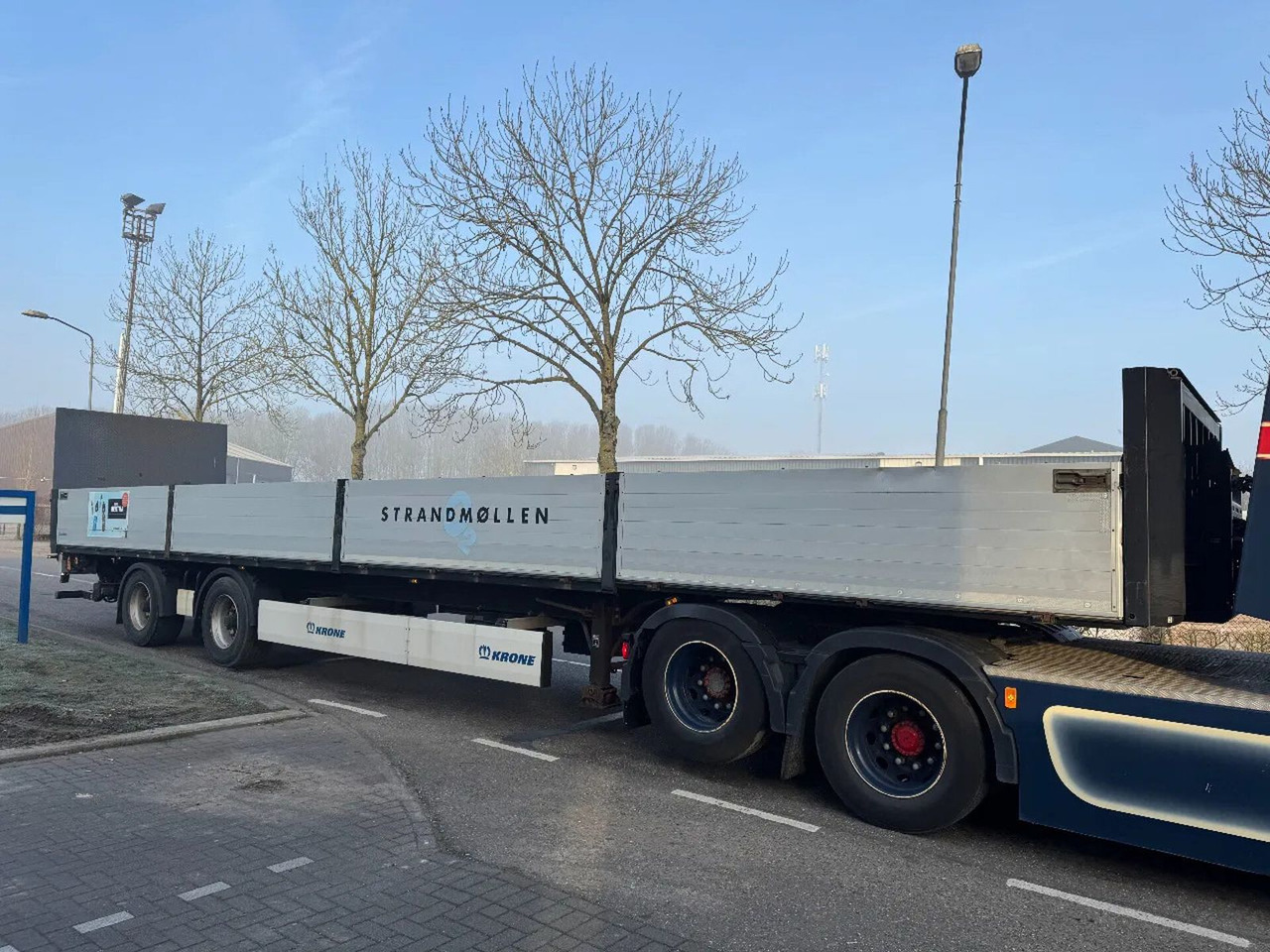 Krone SZ - 2 AXLE BPW + STEERING + ZEPRO Z 2500-150 MA - Dropside/ Flatbed semi-trailer: picture 1 Krone SZ - 2 AXLE BPW + STEERING + ZEPRO Z 2500-150 MA - Dropside/ Flatbed semi-trailer: picture 1