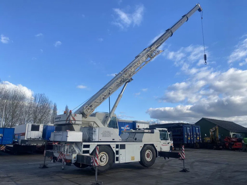 Liebherr LTM1030 - All terrain crane: picture 2 Liebherr LTM1030 - All terrain crane: picture 2