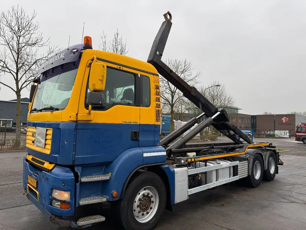 MAN TGA 28.440 6X2 - EURO 4 + VDL HOOK + LIFT AXLE - Hook lift truck: picture 1 MAN TGA 28.440 6X2 - EURO 4 + VDL HOOK + LIFT AXLE - Hook lift truck: picture 1