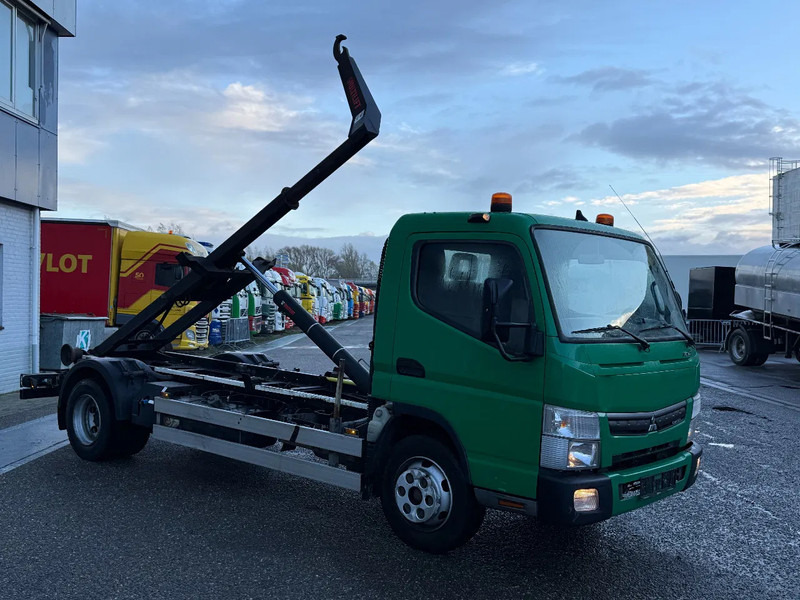 Mitsubishi Canter 7C18 - EURO 6 + HIAB 5 TON HOOKLIFT - Hook lift truck: picture 2 Mitsubishi Canter 7C18 - EURO 6 + HIAB 5 TON HOOKLIFT - Hook lift truck: picture 2