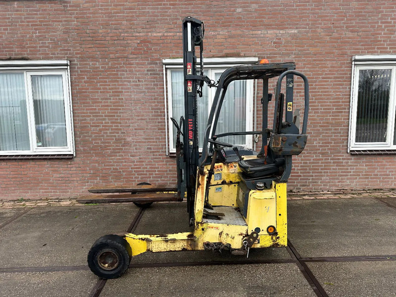 Moffett M4 25.3 2,5 TON SIDESHIFT DIESEL MEENEEMHEFTRUCK - Truck mounted forklift: picture 3 Moffett M4 25.3 2,5 TON SIDESHIFT DIESEL MEENEEMHEFTRUCK - Truck mounted forklift: picture 3