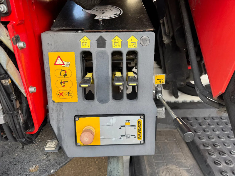 Renault C460 6X2 EURO 6 PALFINGER PK33002 + REMOTE CONTROL ENIGINE RUNNING - Dropside/ Flatbed truck, Crane truck: picture 5 Renault C460 6X2 EURO 6 PALFINGER PK33002 + REMOTE CONTROL ENIGINE RUNNING - Dropside/ Flatbed truck, Crane truck: picture 5