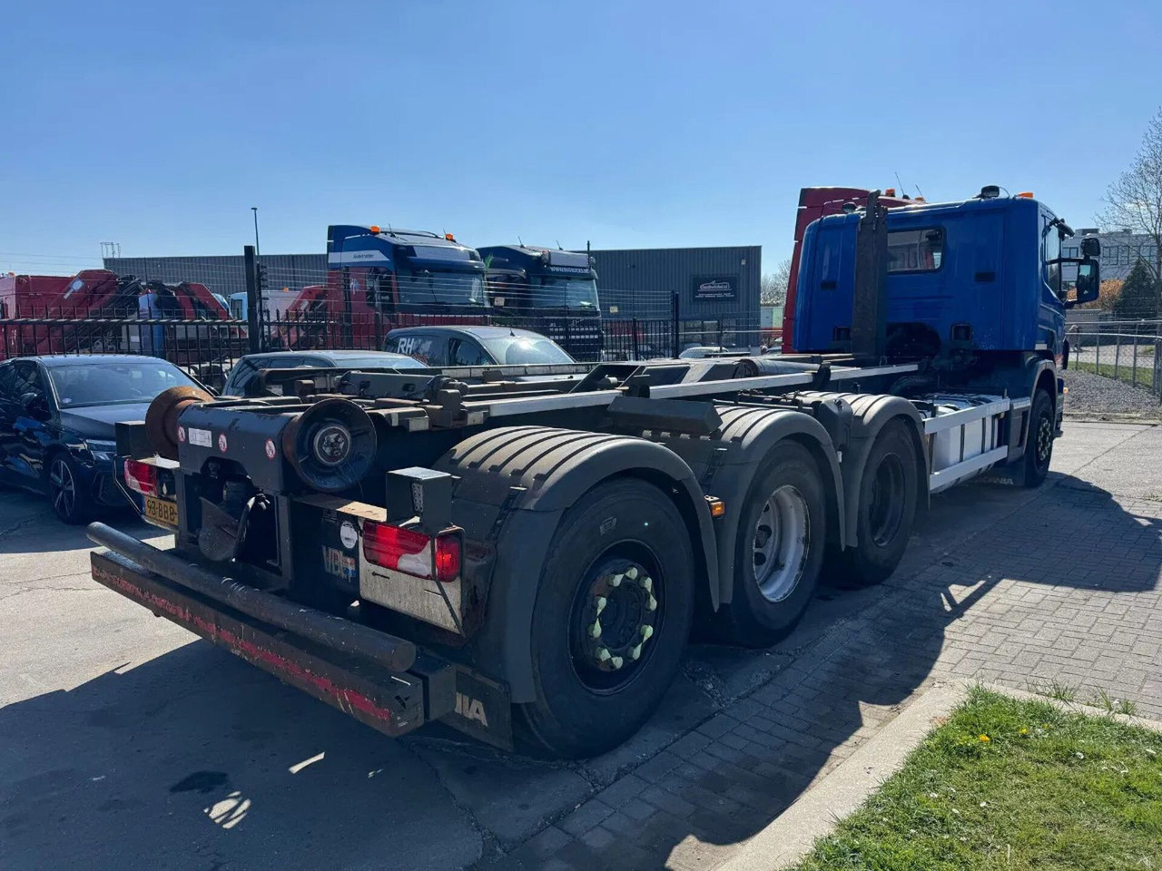 Scania P360 8X4 - EURO 5 + VDL 25T HOOK + TÜV 08-2025 - Hook lift truck: picture 4 Scania P360 8X4 - EURO 5 + VDL 25T HOOK + TÜV 08-2025 - Hook lift truck: picture 4