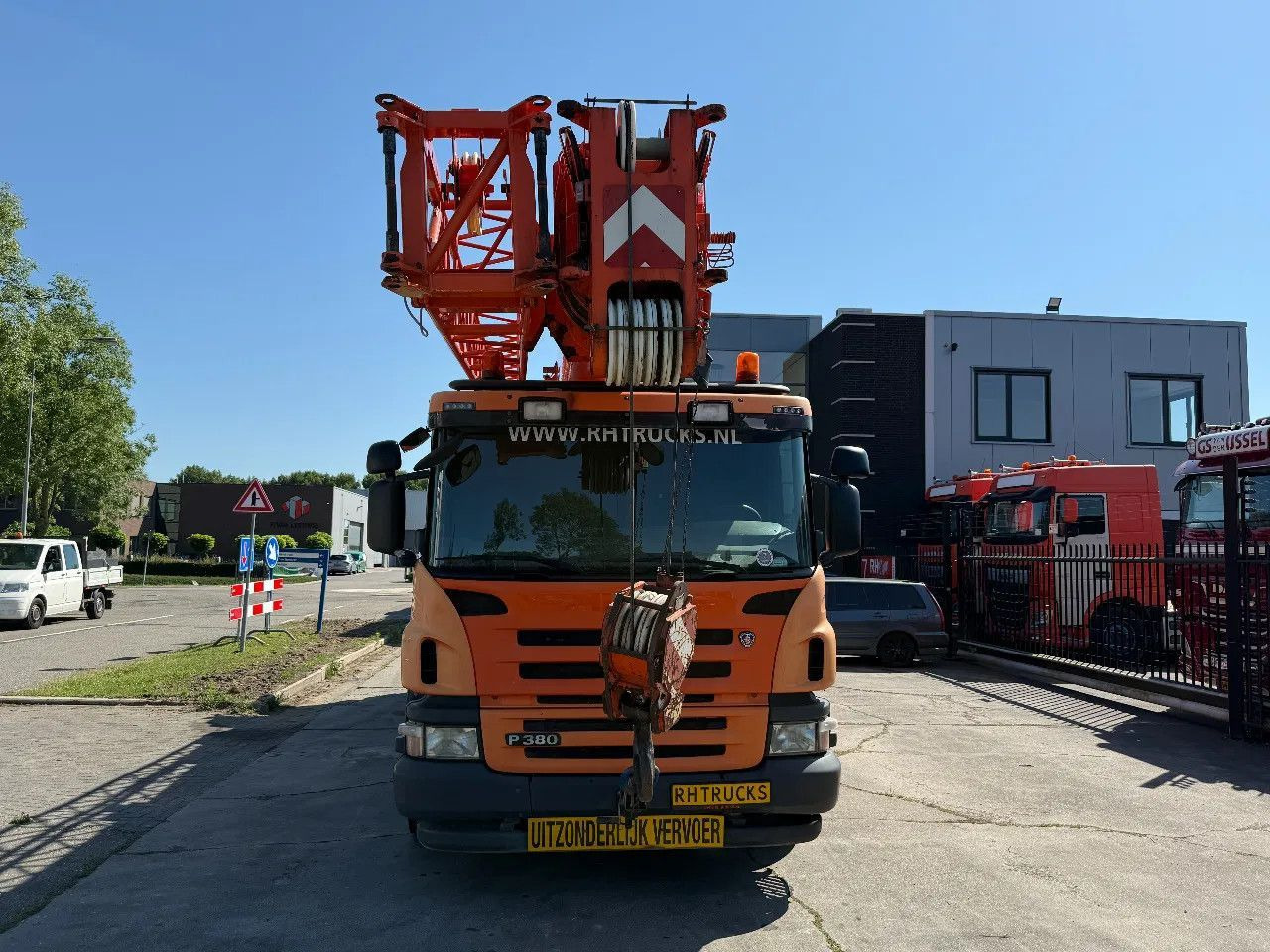 Scania P380 8X4 + FAUN HK40 + FLYJIB + BALLASTBL. 6,9 T - Crane truck: picture 2 Scania P380 8X4 + FAUN HK40 + FLYJIB + BALLASTBL. 6,9 T - Crane truck: picture 2