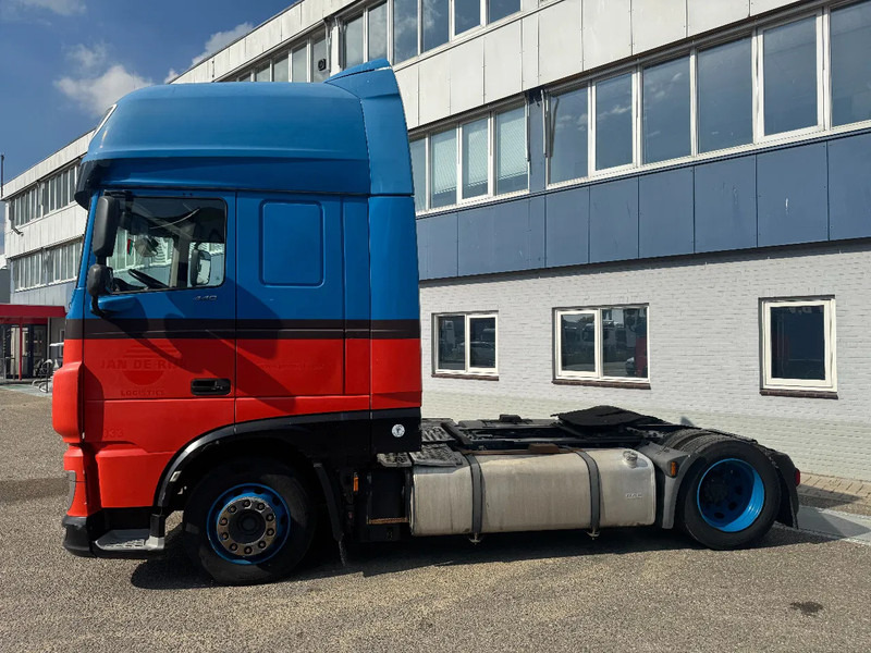 DAF XF 440 4X2 EURO 6 LOW DECK - Tractor unit: picture 2 DAF XF 440 4X2 EURO 6 LOW DECK - Tractor unit: picture 2