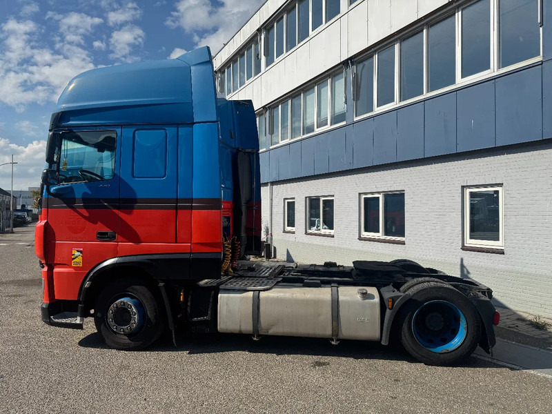 DAF XF 440 4X2 EURO 6 MEGA - Tractor unit: picture 4 DAF XF 440 4X2 EURO 6 MEGA - Tractor unit: picture 4