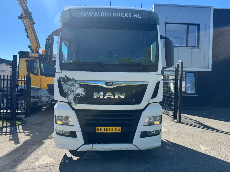 MAN TGX 26.460 6X2 EURO 6 + RETARDER - ONLY 643.422 KM - Tractor unit: picture 3 MAN TGX 26.460 6X2 EURO 6 + RETARDER - ONLY 643.422 KM - Tractor unit: picture 3