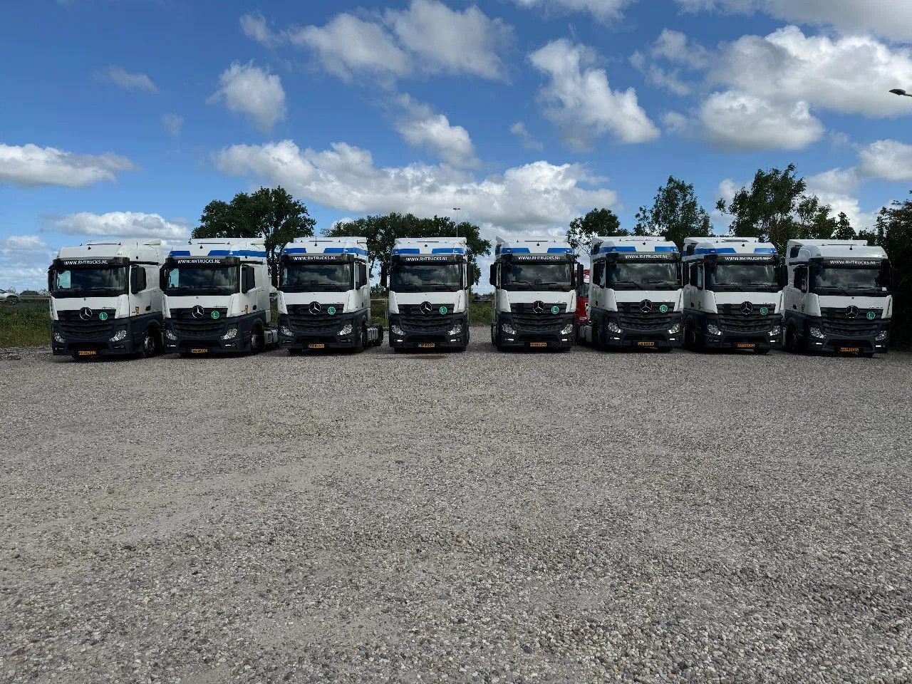 Mercedes-Benz Actros 1842 4X2 MEGA EURO 6 10 UNITS AVAILABLE! - Tractor unit: picture 2 Mercedes-Benz Actros 1842 4X2 MEGA EURO 6 10 UNITS AVAILABLE! - Tractor unit: picture 2