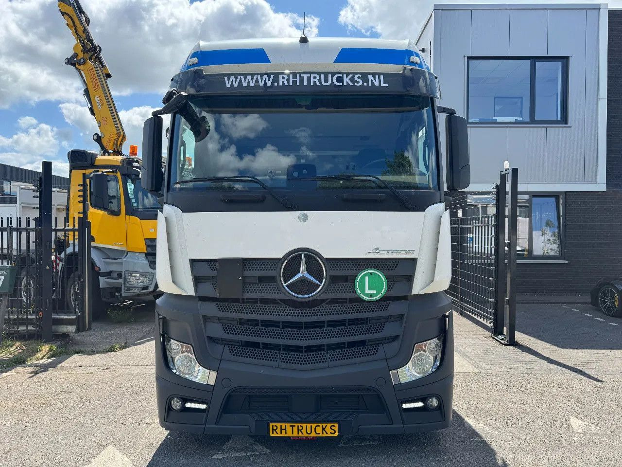 Mercedes-Benz Actros 1842 4X2 MEGA EURO 6 10 UNITS AVAILABLE! - Tractor unit: picture 4 Mercedes-Benz Actros 1842 4X2 MEGA EURO 6 10 UNITS AVAILABLE! - Tractor unit: picture 4