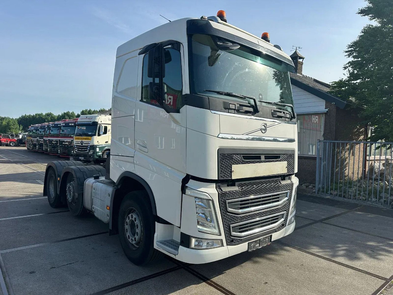 Volvo FH 460 6X2 - EURO 6 + LIFTING AXLE - Tractor unit: picture 3 Volvo FH 460 6X2 - EURO 6 + LIFTING AXLE - Tractor unit: picture 3