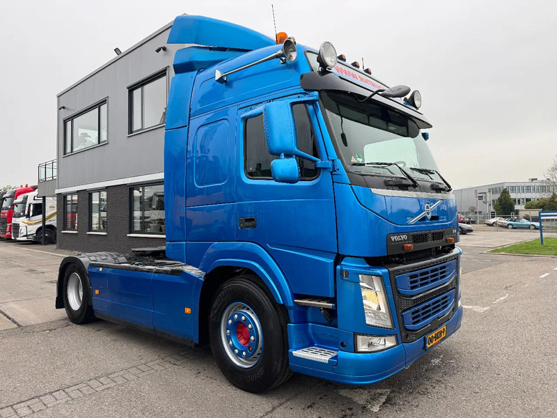 Volvo FM 370 4X2 EURO 6 SKIRTS TÜV TILL 10-2025 - Tractor unit: picture 3 Volvo FM 370 4X2 EURO 6 SKIRTS TÜV TILL 10-2025 - Tractor unit: picture 3
