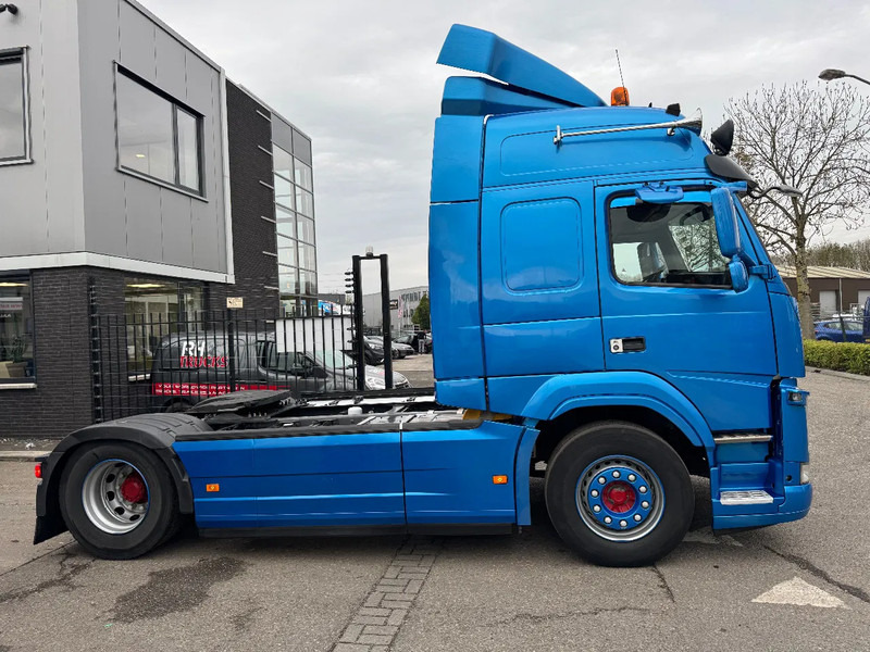 Volvo FM 370 4X2 SPOILERS EURO 6 SKIRTS HOLLAND TRUCK TÜV TILL 09-2025 - Tractor unit: picture 4 Volvo FM 370 4X2 SPOILERS EURO 6 SKIRTS HOLLAND TRUCK TÜV TILL 09-2025 - Tractor unit: picture 4