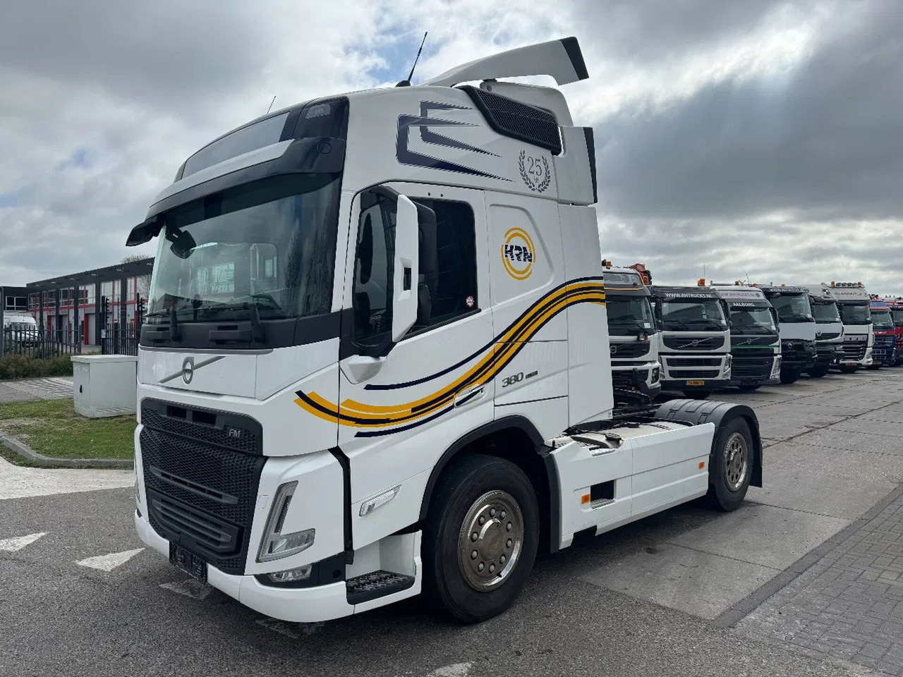Volvo FM 380 4X2 EURO 6 NEW FACE SKIRTS AIRCO SPOILERS - Tractor unit: picture 1 Volvo FM 380 4X2 EURO 6 NEW FACE SKIRTS AIRCO SPOILERS - Tractor unit: picture 1