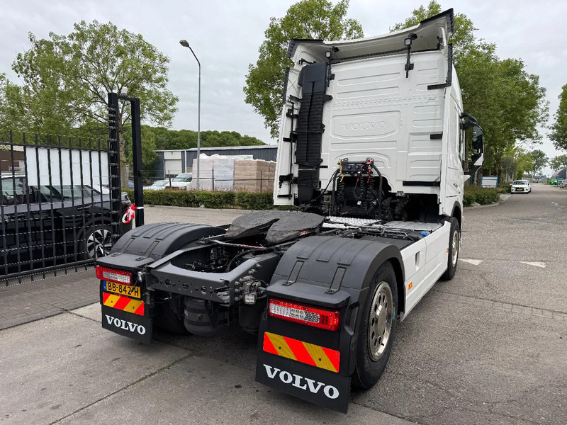 Volvo FM 380 4X2 EURO 6 NEW FACE SKIRTS AIRCO SPOILERS - Tractor unit: picture 5 Volvo FM 380 4X2 EURO 6 NEW FACE SKIRTS AIRCO SPOILERS - Tractor unit: picture 5