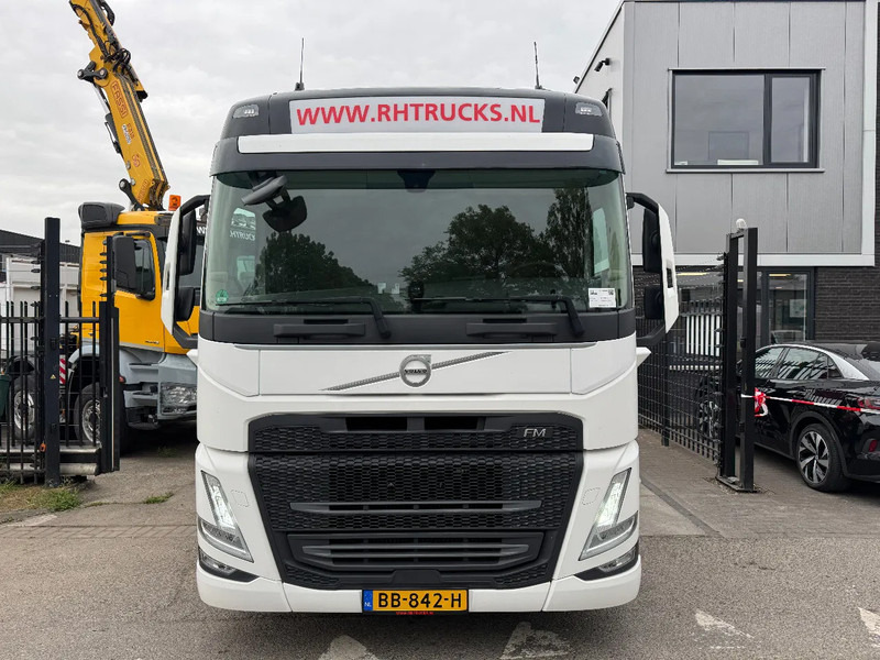 Volvo FM 380 4X2 EURO 6 NEW FACE SKIRTS AIRCO SPOILERS - Tractor unit: picture 2 Volvo FM 380 4X2 EURO 6 NEW FACE SKIRTS AIRCO SPOILERS - Tractor unit: picture 2