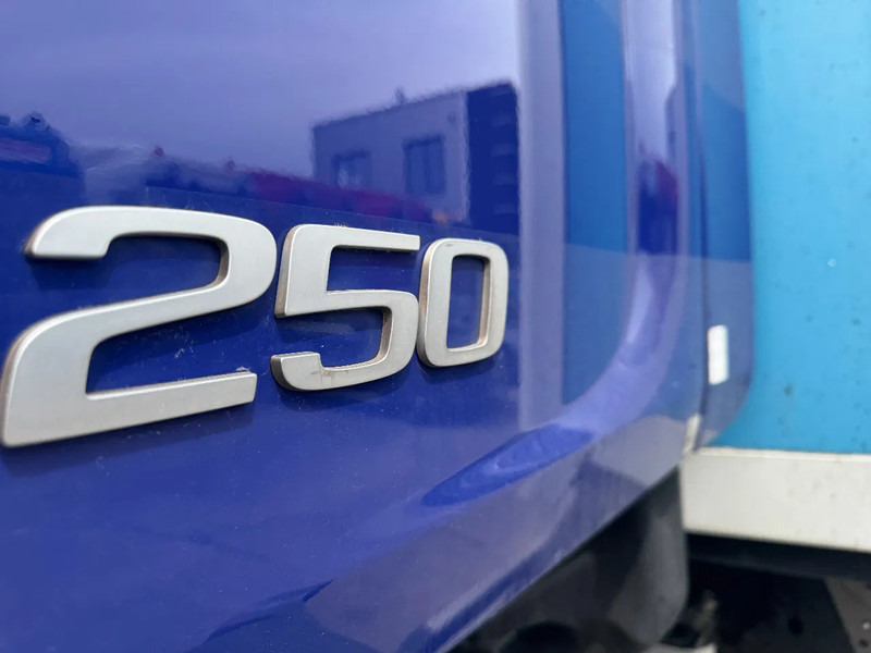Box truck Volvo FL 250 4X2 EURO 6 DHOLLANDIA LIFT + CARGOLOCK TÜV 04-2026: picture 13