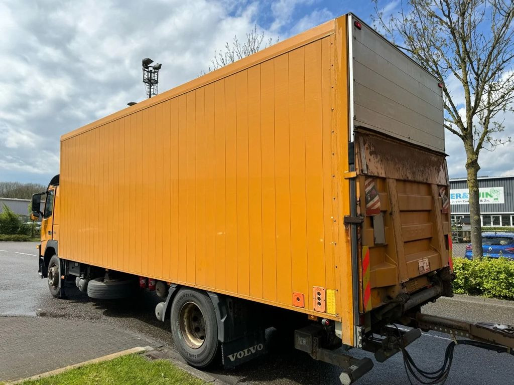 Volvo FM 370 4X2 EURO 6 + CARGOBOX + CARGOLIFT ZEPRO - Box truck: picture 5 Volvo FM 370 4X2 EURO 6 + CARGOBOX + CARGOLIFT ZEPRO - Box truck: picture 5