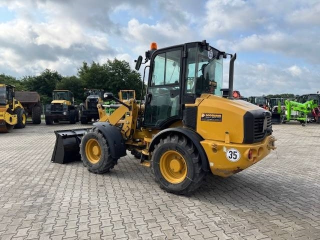 CAT 908 - Wheel loader: picture 1 CAT 908 - Wheel loader: picture 1